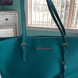 SOLD Brand new Michael Kors Medium All Jet Set Travel set Tote